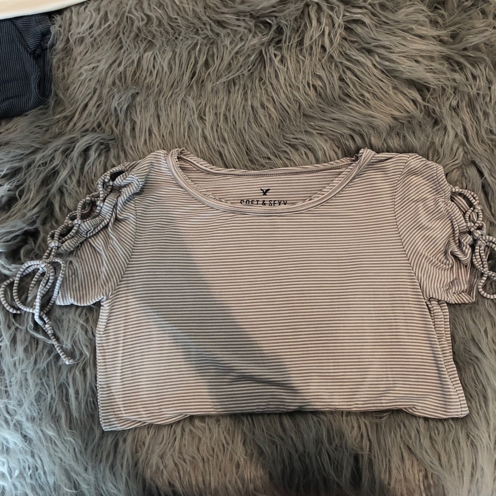 3 american eagle t-shirts